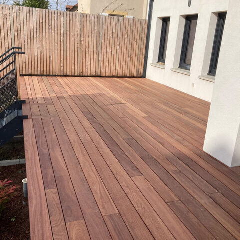 Réalisation d'une terrasse en bois exotique à metz - Paysagiste-J2M3A